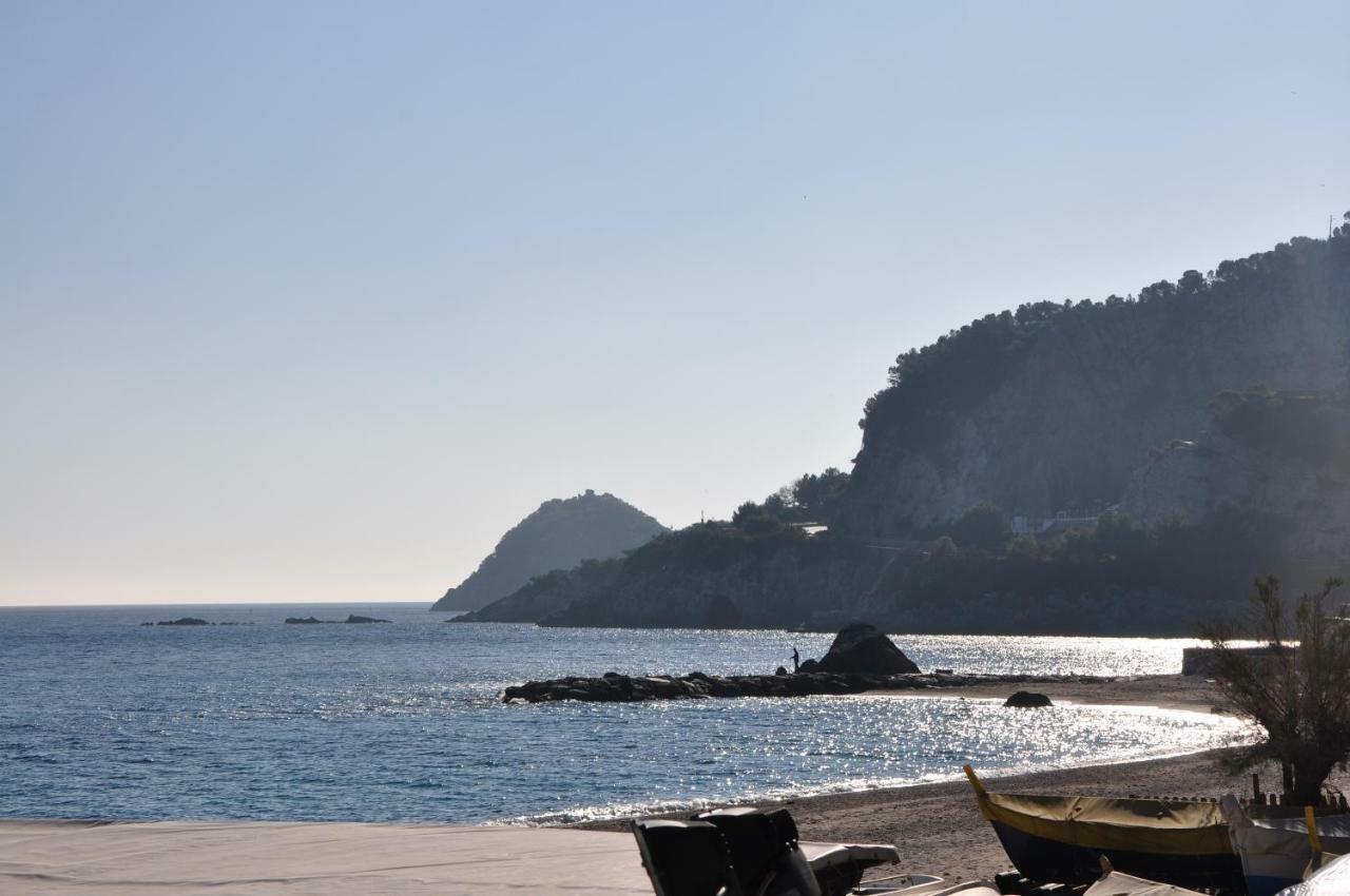 Una Spettacolare Vista Mare - Casa Con Jacuzzi 贝尔杰吉 外观 照片